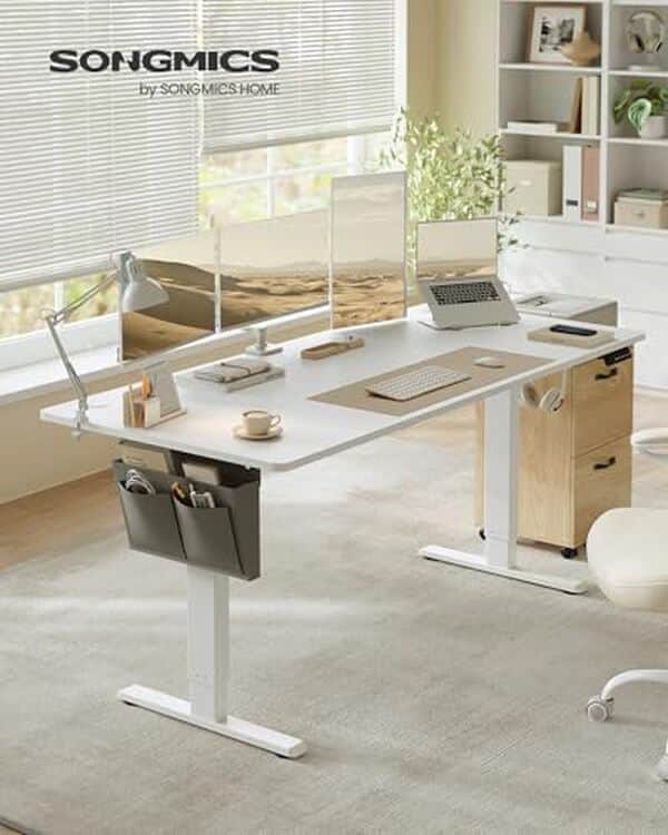 Découvrez le test complet du bureau électrique Songmics LSD138W01 : un meuble ergonomique au design moderne qui transforme vos journées de travail.