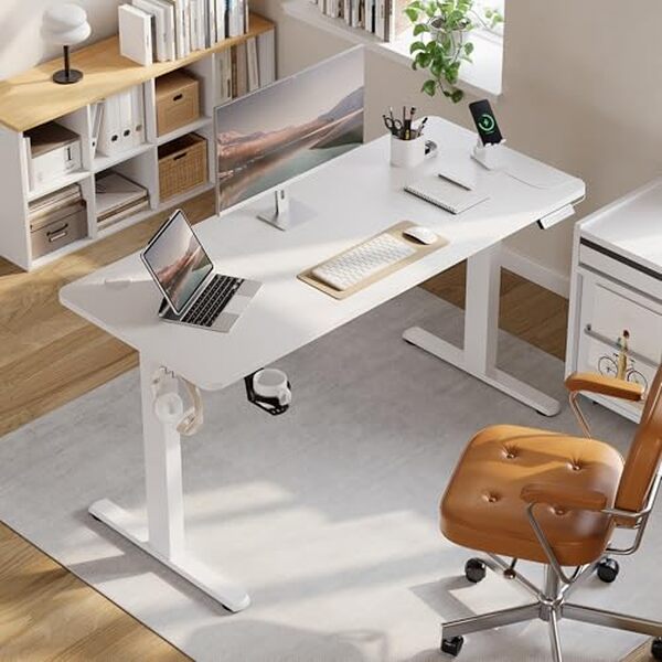 Découvrez notre test complet du bureau VFU assis-debout électrique 140 x 60 cm Blanc Pro : performances, design et praticité pour votre espace de travail.