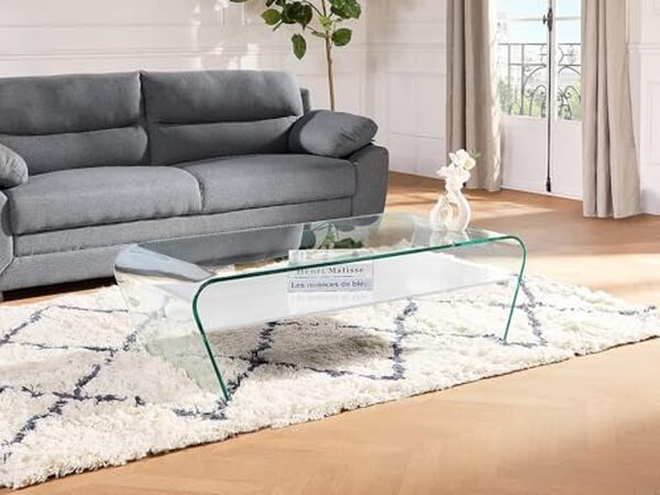 Découvrez notre avis détaillé sur la table basse Kelly en verre trempé et laqué blanc de Vente-unique : design, qualité et prix pour transformer votre salon.