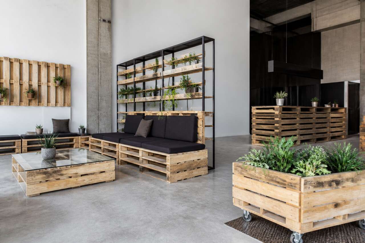 10 idées de recyclage de palettes pour un intérieur industriel