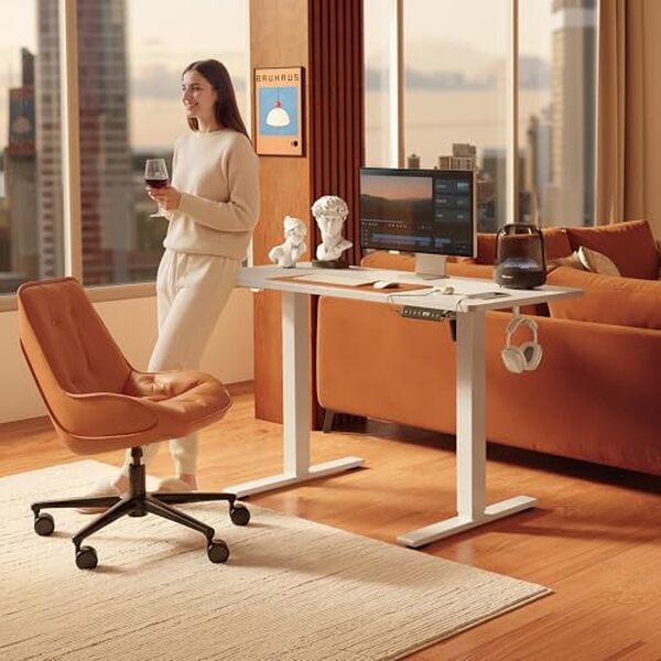 Découvrez notre test complet du bureau assis debout électrique Fezibo 120 x 60 cm. Avis sur la qualité, les fonctionnalités et l'efficacité de ce bureau réglable en hauteur. 